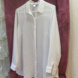 Nice ladies dress shirt.